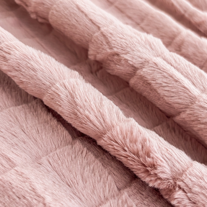 91家纺网 家纺一手货源 找家纺 金爱家 2023新款全消光牛奶绒A类纯色獭兔毛绒立体牛奶绒四件套 兔毛花边蜜粉