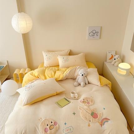 91家纺网 家纺一手货源 找家纺 蜜柚2024牛奶绒兔毛绒卡通贴布绣四件套 小黄鸭-奶黄