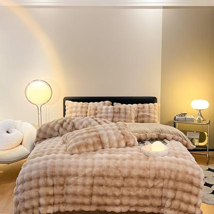 91家纺网 家纺一手货源 找家纺 澳梵 2023新款【极简浪漫】渲染系列-托斯卡纳皮草四件套 渲染-卡其