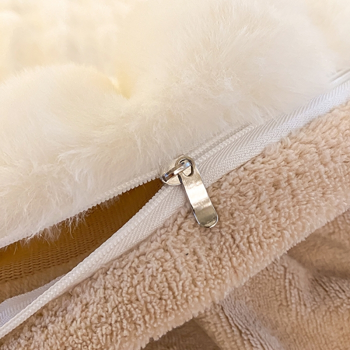 91家纺网 家纺一手货源 找家纺 澳梵 2023新款【极简浪漫】渲染系列-托斯卡纳皮草四件套 舒芙蕾-白卡其