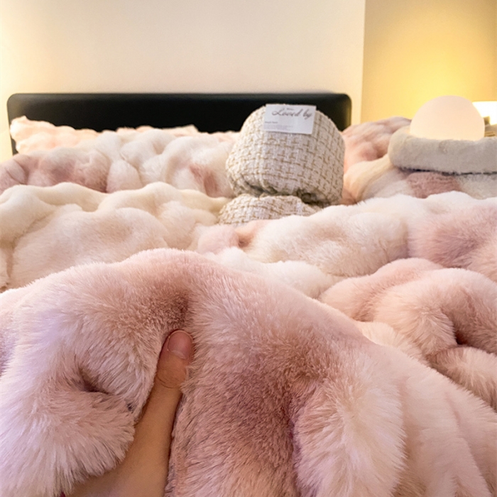 91家纺网 家纺一手货源 找家纺 澳梵 2023新款【极简浪漫】渲染系列-托斯卡纳皮草四件套 渲染-粉