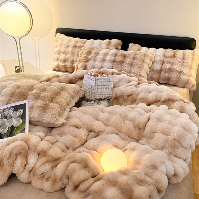 91家纺网 家纺一手货源 找家纺 澳梵 2023新款【极简浪漫】渲染系列-托斯卡纳皮草四件套 渲染-卡其