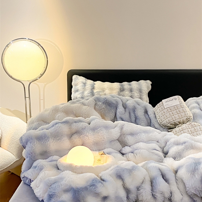 91家纺网 家纺一手货源 找家纺 澳梵 2023新款【极简浪漫】渲染系列-托斯卡纳皮草四件套 渲染-蓝