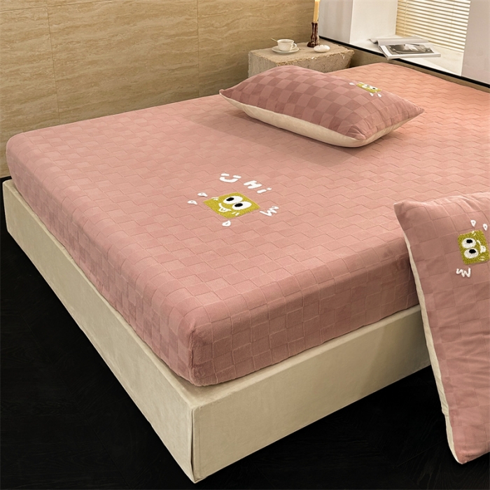 91家纺网 家纺一手货源 找家纺 洋铭区（原狠狠爱）2023新款华夫格单品绒床笠 清格 豆沙