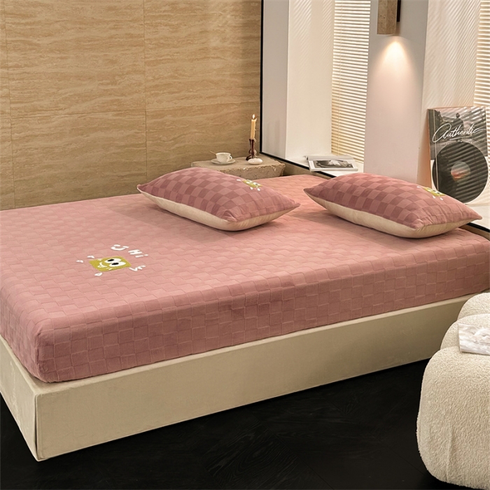 91家纺网 家纺一手货源 找家纺 洋铭区（原狠狠爱）2023新款华夫格单品绒床笠 清格 豆沙