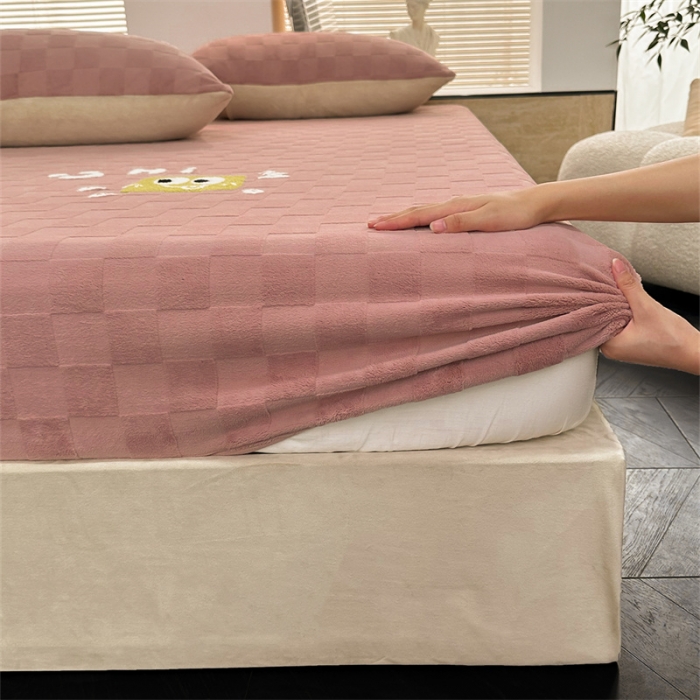 91家纺网 家纺一手货源 找家纺 洋铭区（原狠狠爱）2023新款华夫格单品绒床笠 清格 豆沙