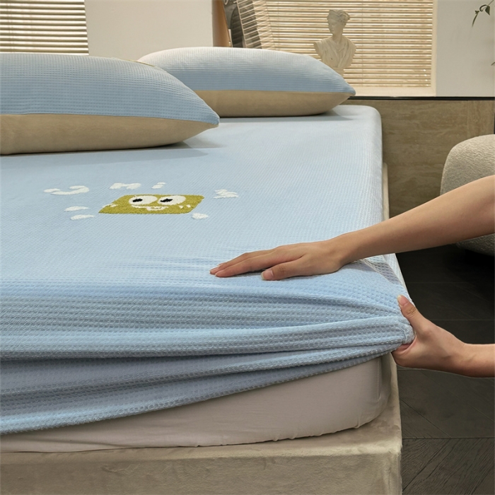 91家纺网 家纺一手货源 找家纺 洋铭区（原狠狠爱）2023新款华夫格单品绒床笠 华夫格 浅蓝