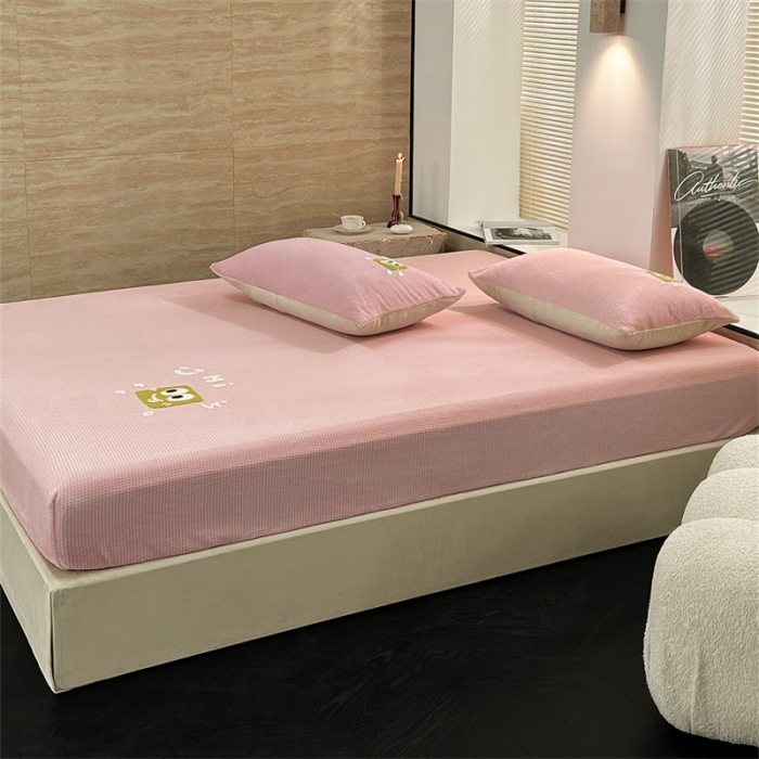 91家纺网 家纺一手货源 找家纺 洋铭区（原狠狠爱）2023新款华夫格单品绒床笠 华夫格 暖粉