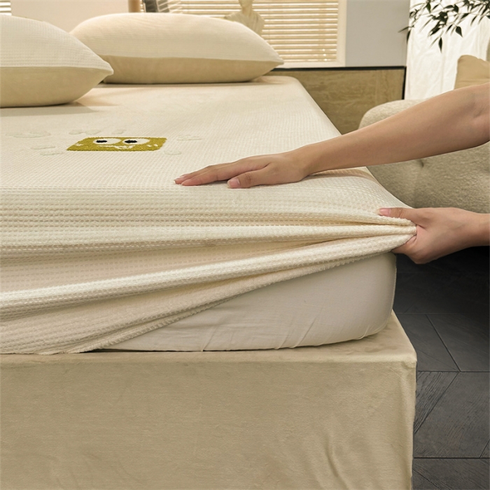 91家纺网 家纺一手货源 找家纺 洋铭区（原狠狠爱）2023新款华夫格单品绒床笠 华夫格 暖阳白