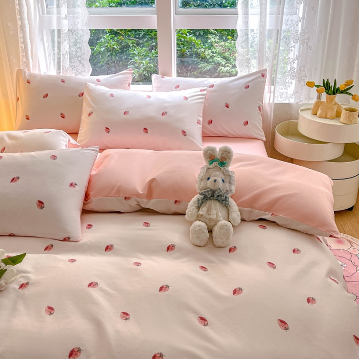 91家纺网 家纺一手货源 找家纺 柠馨 2023新款13376全棉Ins博主风四件套 草莓乐园