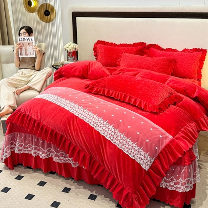 91家纺网 家纺一手货源 找家纺 苏米娜11斤高克重婴儿绒夹棉床盖四件套牛奶绒贴布绣花刺绣蕾丝床盖床裙款