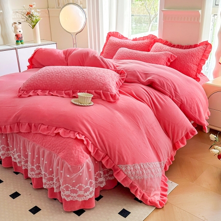 91家纺网 家纺一手货源 找家纺 漫布云12斤230g全消光牛奶绒夹棉床盖四件套兔兔绒绒蕾丝床裙款四件套