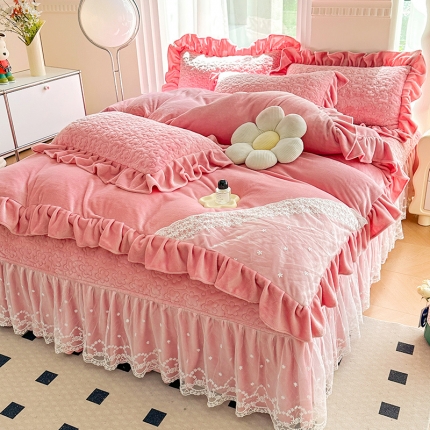 91家纺网 家纺一手货源 找家纺 漫布云12斤230g全消光牛奶绒夹棉床盖四件套兔兔绒绒蕾丝床裙款四件套