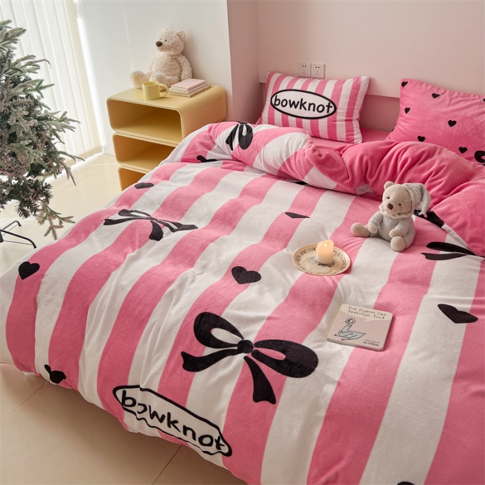 91家纺网 家纺一手货源 找家纺 顾里家纺 2023新款大版宝宝绒套件-设计师款 爱心蝴蝶结