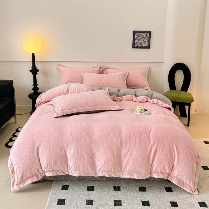 91家纺网 家纺一手货源 找家纺 米奈家居 2024新款A类高克重牛奶绒四件套-瑞利 粉拼灰