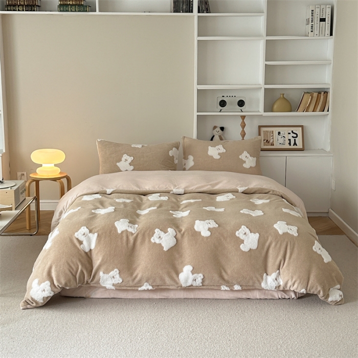 91家纺网 家纺一手货源 找家纺 棉眠 2023新款冬日熊提花牛奶绒系列四件套 冬日熊-咖