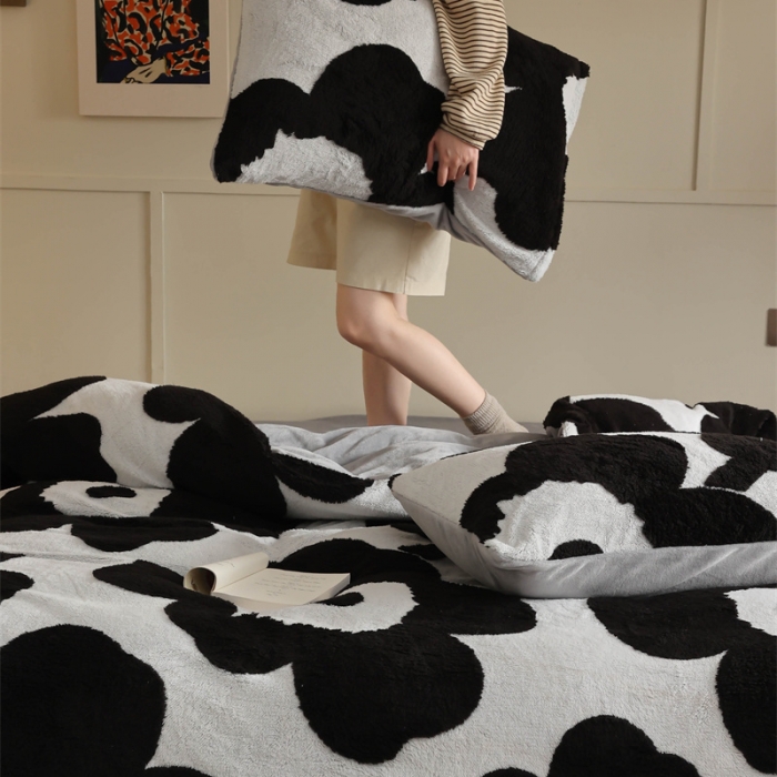 91家纺网 家纺一手货源 找家纺 棉眠 2023新款牛奶绒向阳系列四件套 向阳-黑