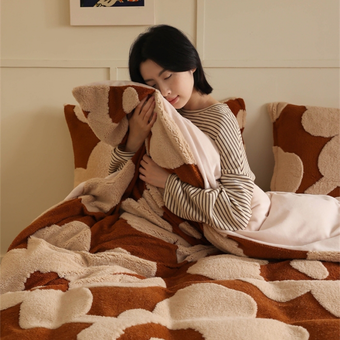 91家纺网 家纺一手货源 找家纺 棉眠 2023新款牛奶绒向阳系列四件套 向阳-焦糖