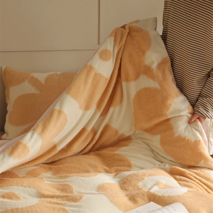 91家纺网 家纺一手货源 找家纺 棉眠 2023新款牛奶绒向阳系列四件套 向阳-米黄