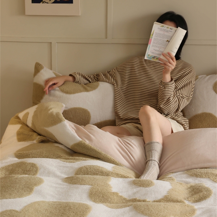 91家纺网 家纺一手货源 找家纺 棉眠 2023新款牛奶绒向阳系列四件套 向阳-奶茶