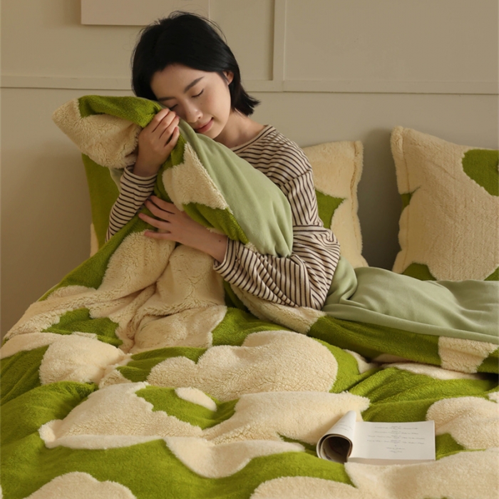 91家纺网 家纺一手货源 找家纺 棉眠 2023新款牛奶绒向阳系列四件套 向阳-苹果绿