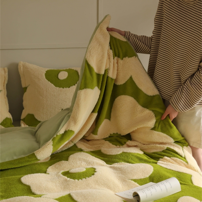 91家纺网 家纺一手货源 找家纺 棉眠 2023新款牛奶绒向阳系列四件套 向阳-苹果绿