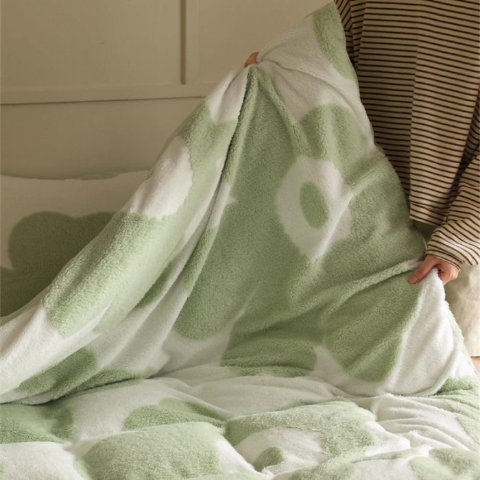 91家纺网 家纺一手货源 找家纺 棉眠 2023新款牛奶绒向阳系列四件套 向阳-杏仁饼绿