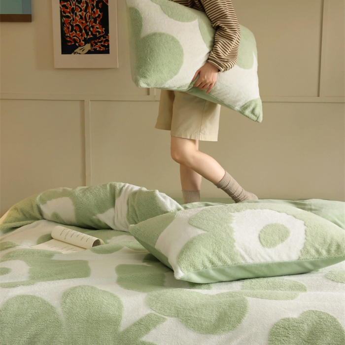 91家纺网 家纺一手货源 找家纺 棉眠 2023新款牛奶绒向阳系列四件套 向阳-杏仁饼绿