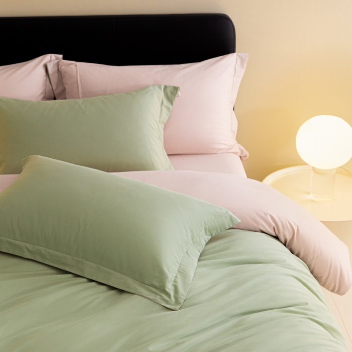 91家纺网 家纺一手货源 找家纺 秀色 2025新款高端50支加厚陶瓷磨毛全棉四件套瑞妮 瑞妮-青提绿2B%桃红