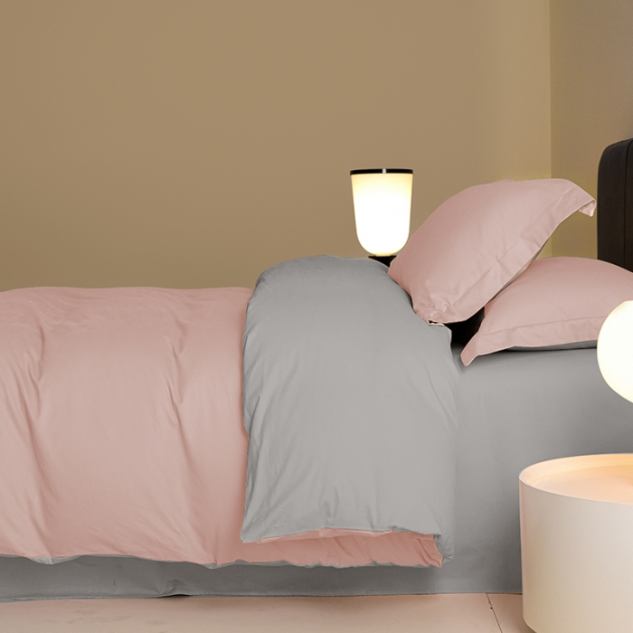 91家纺网 家纺一手货源 找家纺 秀色 2025新款高端50支加厚陶瓷磨毛全棉四件套瑞妮 瑞妮-桃红2B%松灰