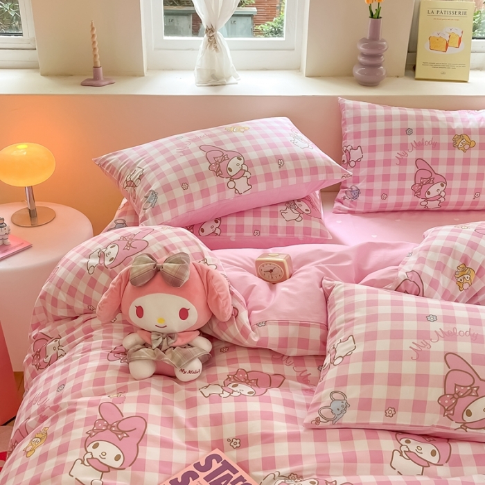 91家纺网 家纺一手货源 找家纺 曼之夏 2023新款全棉三丽鸥卡通四件套 粉格美乐蒂