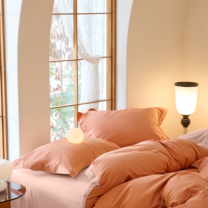 91家纺网 家纺一手货源 找家纺 秀色2025高端50支加厚陶瓷磨毛全棉四件套奶油风瑞妮桔红+桃红