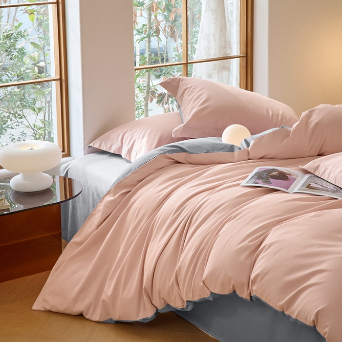 91家纺网 家纺一手货源 找家纺 秀色2025高端50支加厚陶瓷磨毛全棉四件套奶油风瑞妮桃红+松灰