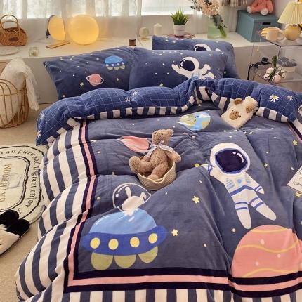 91家纺网 家纺一手货源 找家纺 三朵 2023新款三丽鸥牛奶绒数码印花大版系列四件套 登月小子