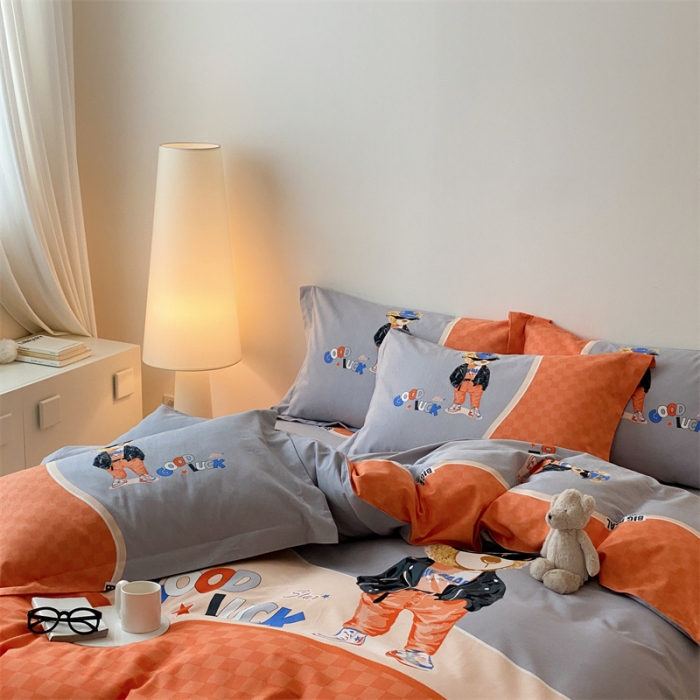 91家纺网 家纺一手货源 找家纺 旷野 2023新款全棉磨毛卡通四件套 熊王子桔