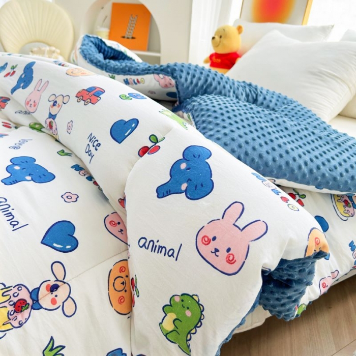 91家纺网 家纺一手货源 找家纺 中国龙家纺 2023新款A类水洗棉豆豆绒加厚冬被 动物乐园