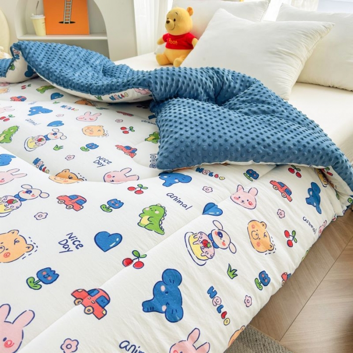 91家纺网 家纺一手货源 找家纺 中国龙家纺 2023新款A类水洗棉豆豆绒加厚冬被 动物乐园