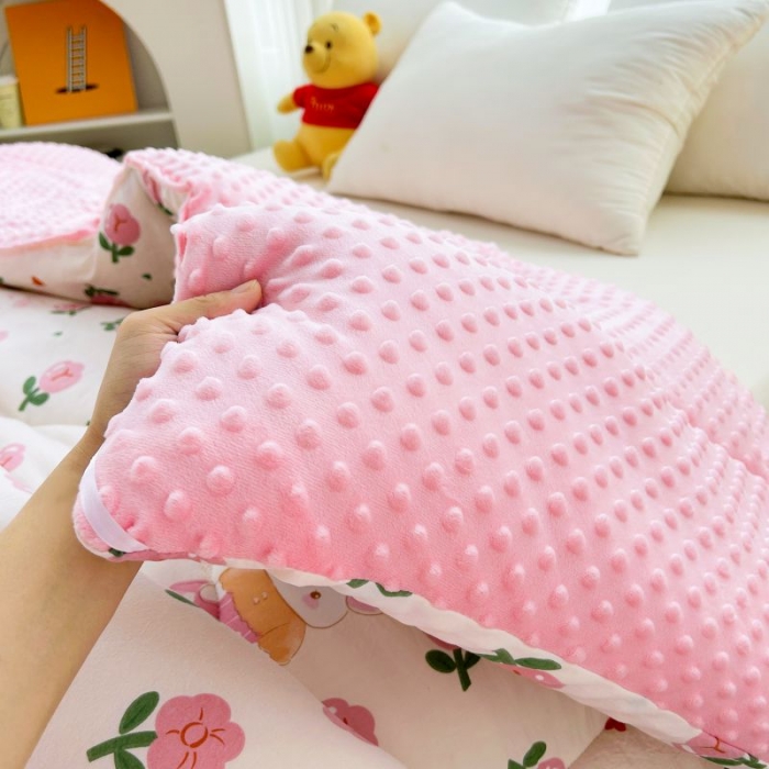 91家纺网 家纺一手货源 找家纺 中国龙家纺 2023新款A类水洗棉豆豆绒加厚冬被 曼塔玫瑰