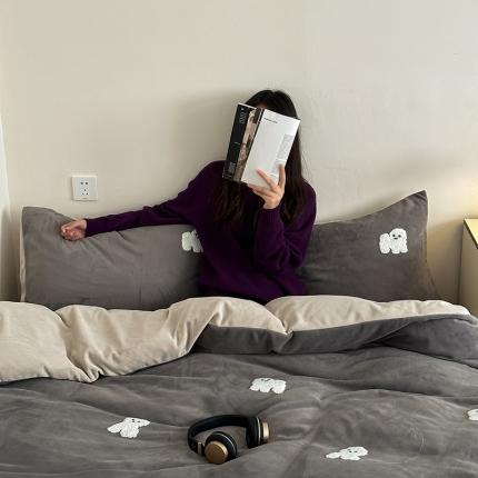 91家纺网 家纺一手货源 找家纺 时年家纺 2023新款高克重牛奶绒立体毛巾绣四件套 充值会员优惠5元 皮皮狗