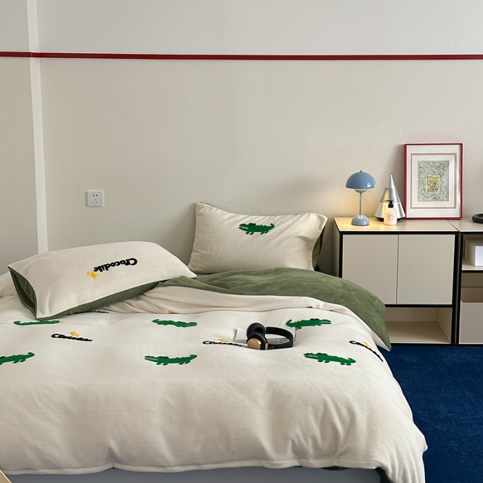 91家纺网 家纺一手货源 找家纺 时年家纺 2023新款高克重牛奶绒立体毛巾绣四件套 充值会员优惠5元 鳄鱼君