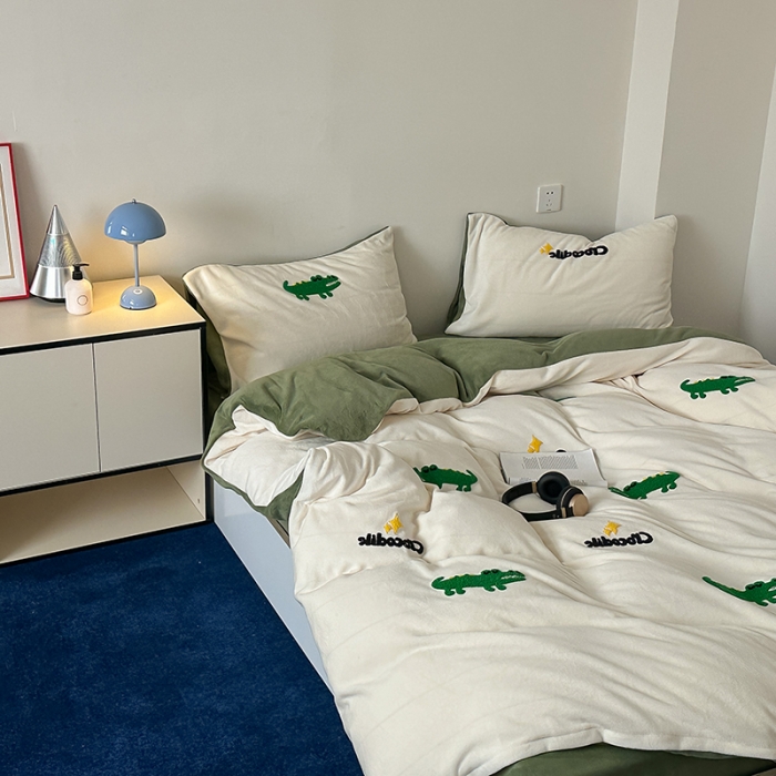 91家纺网 家纺一手货源 找家纺 时年家纺 2023新款高克重牛奶绒立体毛巾绣四件套 充值会员优惠5元 鳄鱼君