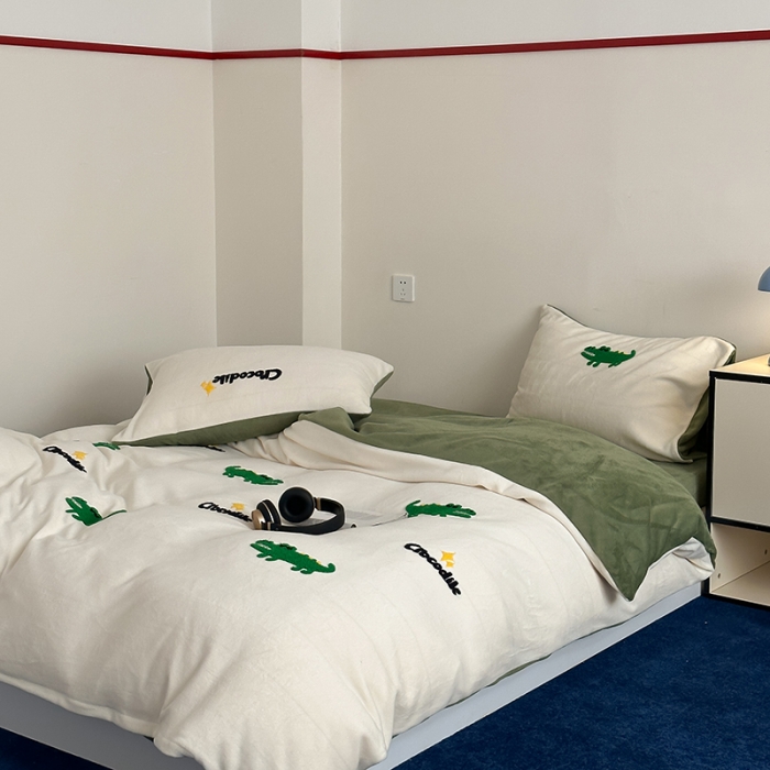 91家纺网 家纺一手货源 找家纺 时年家纺 2023新款高克重牛奶绒立体毛巾绣四件套 充值会员优惠5元 鳄鱼君