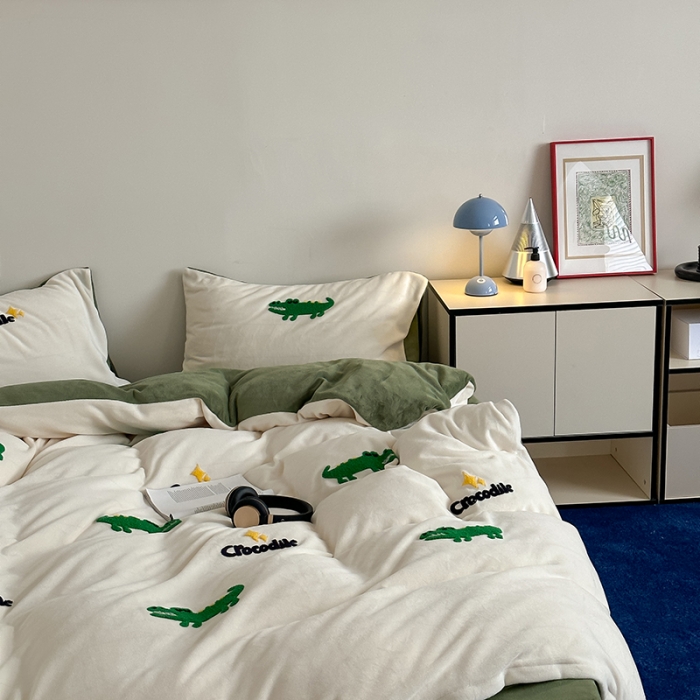 91家纺网 家纺一手货源 找家纺 时年家纺 2023新款高克重牛奶绒立体毛巾绣四件套 充值会员优惠5元 鳄鱼君