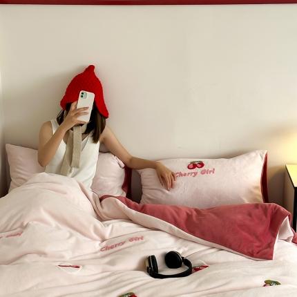 时年家纺 2023新款高克重牛奶绒立体毛巾绣四件套 充值会员优惠5元 樱桃