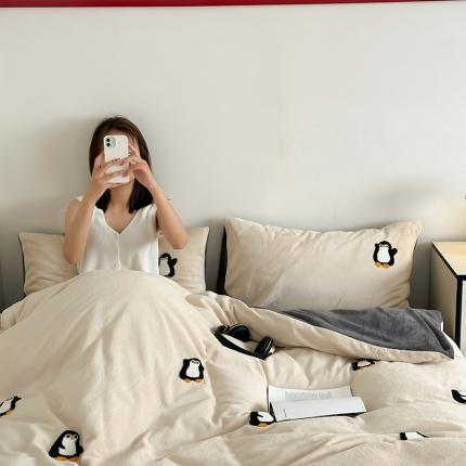 时年家纺 2023新款高克重牛奶绒立体毛巾绣四件套 充值会员优惠5元 顽皮企鹅