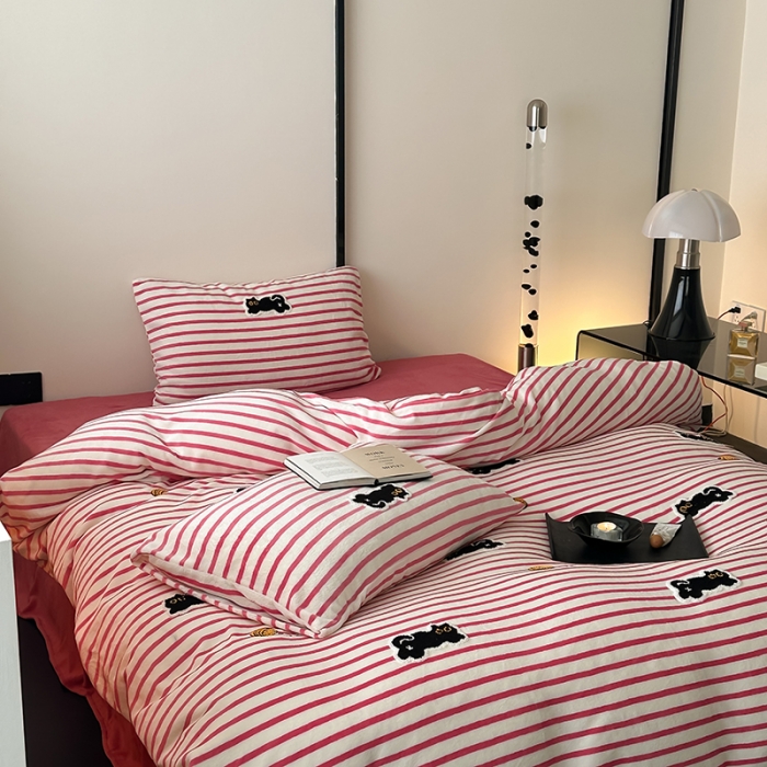 91家纺网 家纺一手货源 找家纺 时年家纺 2023新款高克重牛奶绒立体毛巾绣四件套 充值会员优惠5元 条纹猫咪