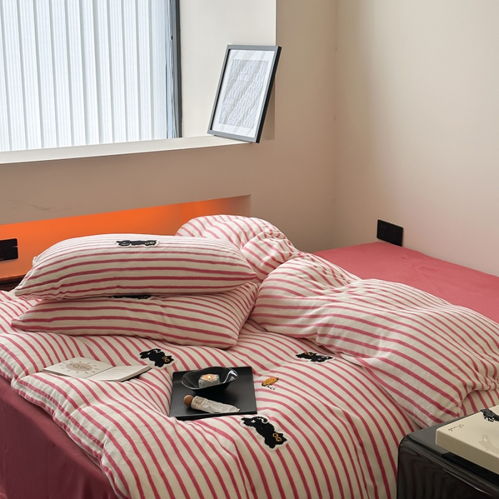 91家纺网 家纺一手货源 找家纺 时年家纺 2023新款高克重牛奶绒立体毛巾绣四件套 充值会员优惠5元 条纹猫咪