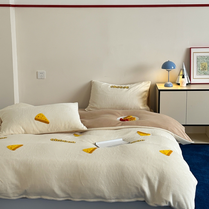 91家纺网 家纺一手货源 找家纺 时年家纺 2023新款高克重牛奶绒立体毛巾绣四件套 充值会员优惠5元 起司奶酪