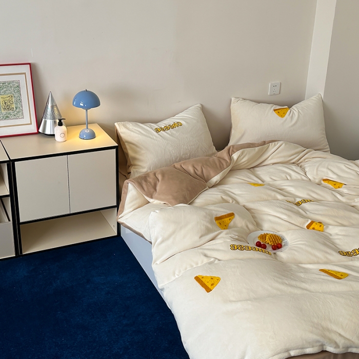 91家纺网 家纺一手货源 找家纺 时年家纺 2023新款高克重牛奶绒立体毛巾绣四件套 充值会员优惠5元 起司奶酪