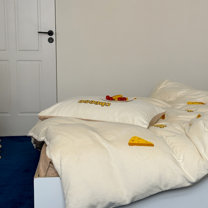 91家纺网 家纺一手货源 找家纺 时年家纺 2023新款高克重牛奶绒立体毛巾绣四件套 充值会员优惠5元 起司奶酪